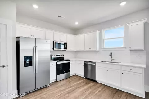 Kitchen - 116 Brogdon St #LOT 22, Wilmington, NC 28411 photo 2 of 2