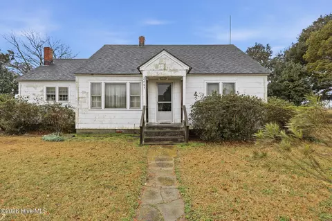 2407 Peartree Rd, Elizabeth City, NC 27909