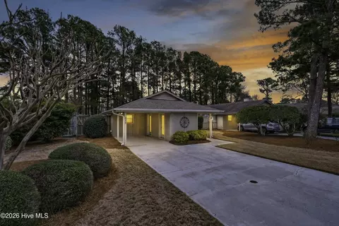 317 Halyard Ct, Wilmington, NC 28405