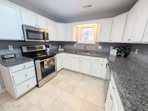 Kitchen - 39 Bedford Cir, Pinehurst, NC 28374 photo 1 of 3