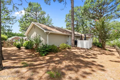 Exterior - 39 Bedford Cir, Pinehurst, NC 28374 photo 5 of 7