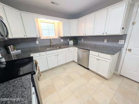 Kitchen - 39 Bedford Cir, Pinehurst, NC 28374 photo 2 of 3