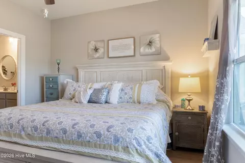 Bedroom - 7605 Privateer Loop, Sunset Beach, NC 28468 photo 6 of 8