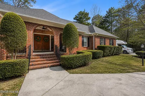 122 Spring Chase Ln, Rocky Point, NC 28457