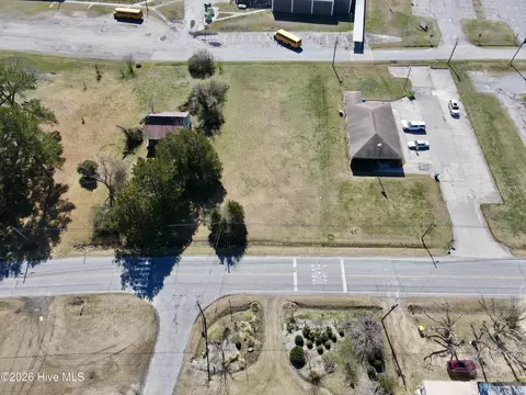 1860 Main St, Williamston, NC 27892