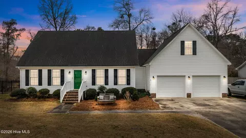 111 Bluegill Dr, Washington, NC 27889