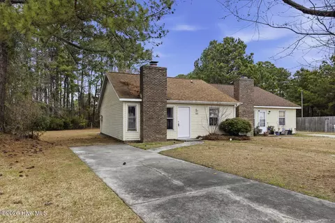 143 Pine Crest Dr, Jacksonville, NC 28546