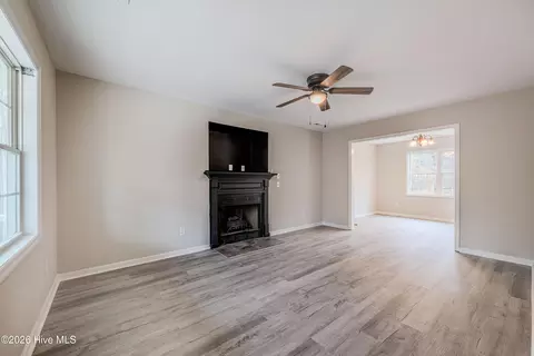 Living - 213 Loren Rd, Hubert, NC 28539 photo 4 of 7