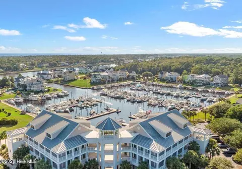 2555 St James Dr SE UNIT 303, Southport, NC 28461