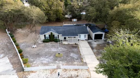 139 Pine Ct, Hubert, NC 28539