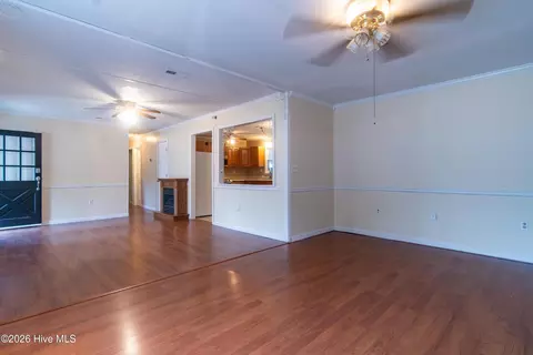 Living - 139 Pine Ct, Hubert, NC 28539 photo 4 of 4