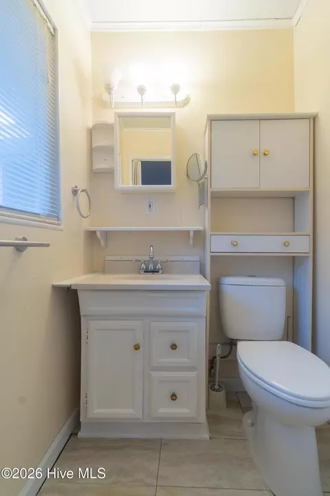 Bath - 139 Pine Ct, Hubert, NC 28539 photo 1 of 3