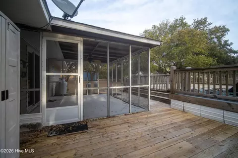 Exterior - 139 Pine Ct, Hubert, NC 28539 photo 4 of 6