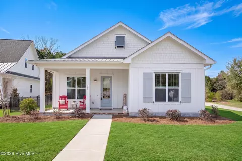 332 Cornubia Dr, Castle Hayne, NC 28429