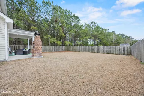 Exterior - 206 Pine Island Dr, Hampstead, NC 28443 photo 6 of 8