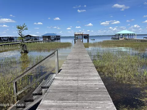 3935 Waccamaw Shores Rd, Lake Waccamaw, NC 28450