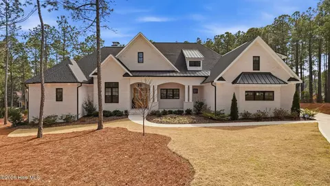 2 Masters Rdg, Southern Pines, NC 28387