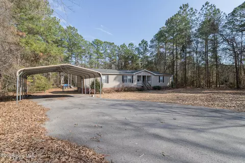 210 Creek Bank Dr, New Bern, NC 28560