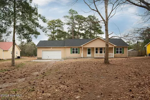 381 Nc Hwy 172, Hubert, NC 28539