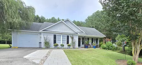108 Willowbend Dr, Burgaw, NC 28425
