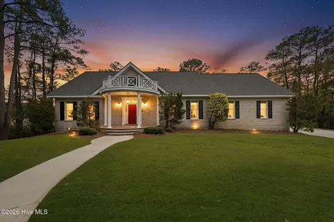 6465 Walden Pond Ln, Southport, NC 28461