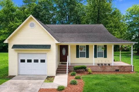 625 Blue Jean Rd, Whiteville, NC 28472