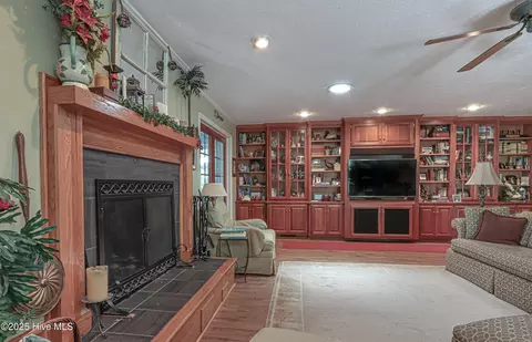 Living - 1 Collett Ln, Pinehurst, NC 28374 photo 1 of 2