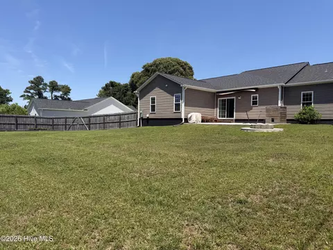 Exterior - 836 Queens Creek Rd, Hubert, NC 28539 photo 4 of 8