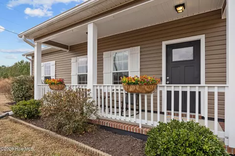Exterior - 836 Queens Creek Rd, Hubert, NC 28539 photo 5 of 8