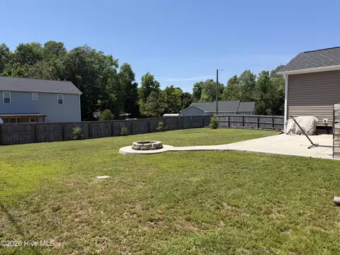 Exterior - 836 Queens Creek Rd, Hubert, NC 28539 photo 2 of 8