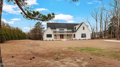 2827 Landing Cir, Grimesland, NC 27837