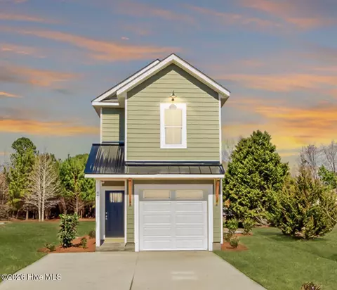 447 Factory Rd, Hampstead, NC 28443