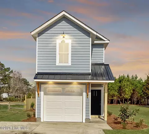 439 Factory Rd, Hampstead, NC 28443