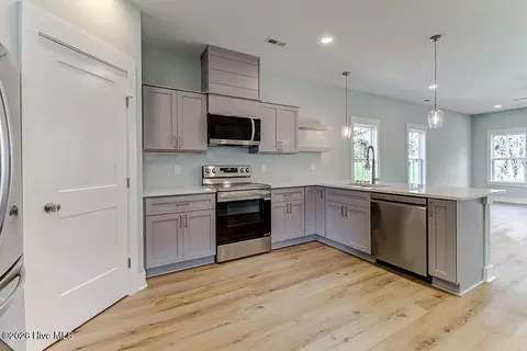 Kitchen - 439 Factory Rd, Hampstead, NC 28443 photo 1 of 2