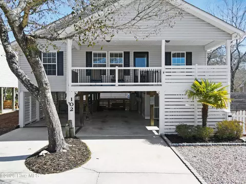 102 NE 21st St, Oak Island, NC 28465