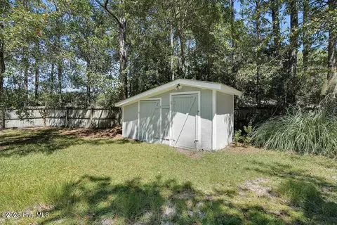 207 Whispering Pines Ct, Hampstead, NC 28443 photo 29
