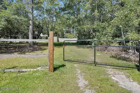 207 Whispering Pines Ct, Hampstead, NC 28443 photo 33