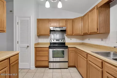 207 Whispering Pines Ct, Hampstead, NC 28443 photo 13