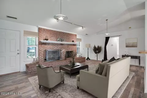 207 Whispering Pines Ct, Hampstead, NC 28443 photo 6
