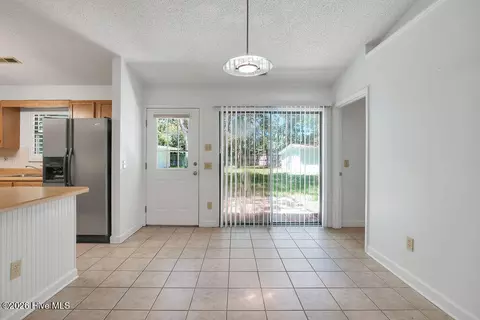 207 Whispering Pines Ct, Hampstead, NC 28443 photo 8