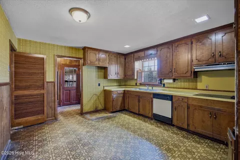 Kitchen - 121 Loop Rd, Leland, NC 28451 photo 1 of 1