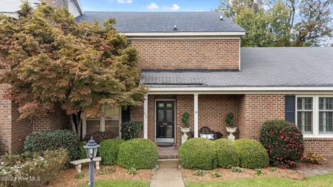 802 Westminster Ln, Kinston, NC 28501
