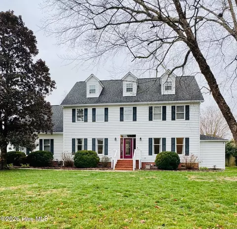 205 Starboard Ct, Elizabeth City, NC 27909