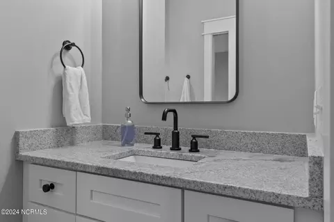 Bath - 4 Kenilwood Ct, Pinehurst, NC 28374 photo 2 of 3