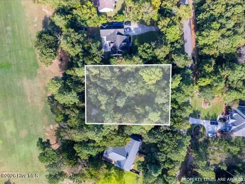 610 Saw Grass Rd, Hampstead, NC 28443