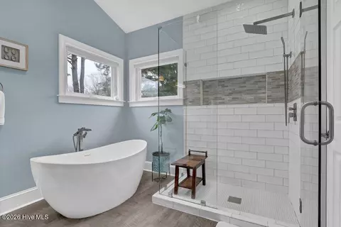 Bath - 350 Whitebridge Rd, Hampstead, NC 28443 photo 6 of 7