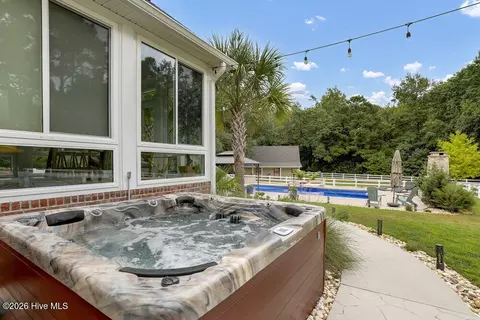 Exterior - 350 Whitebridge Rd, Hampstead, NC 28443 photo 4 of 26