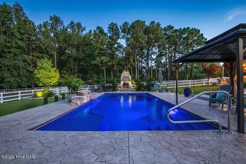 Exterior - 350 Whitebridge Rd, Hampstead, NC 28443 photo 20 of 26