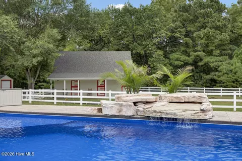 Exterior - 350 Whitebridge Rd, Hampstead, NC 28443 photo 10 of 26