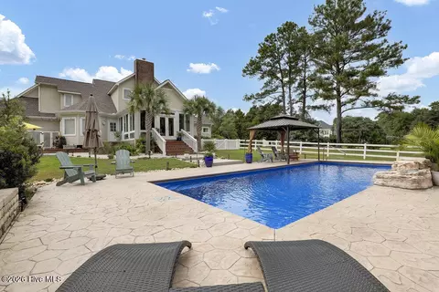 Exterior - 350 Whitebridge Rd, Hampstead, NC 28443 photo 3 of 26